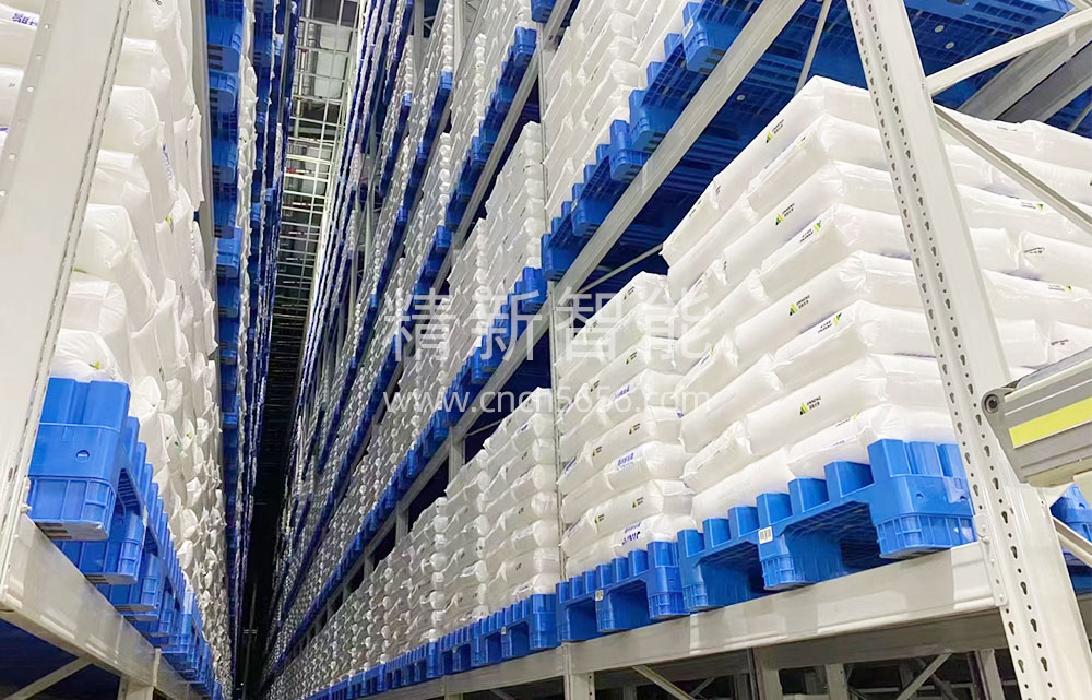 化工行业智能仓储项目：5台堆垛机+3套码垛机械手构建安全高效物料管理系统